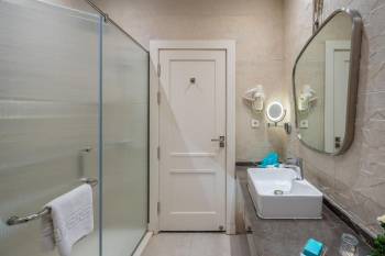 Deluxe Double or Twin Room2