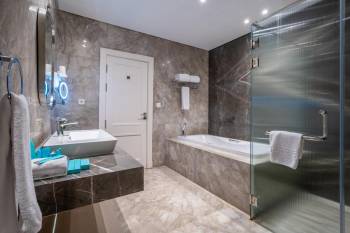 Executive Suite1
